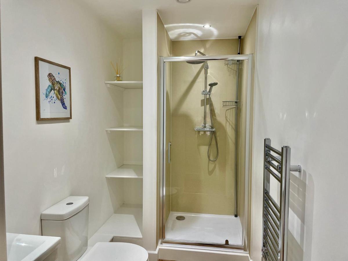 Strawberry Line, Flat 2 Apartman Wells Kültér fotó